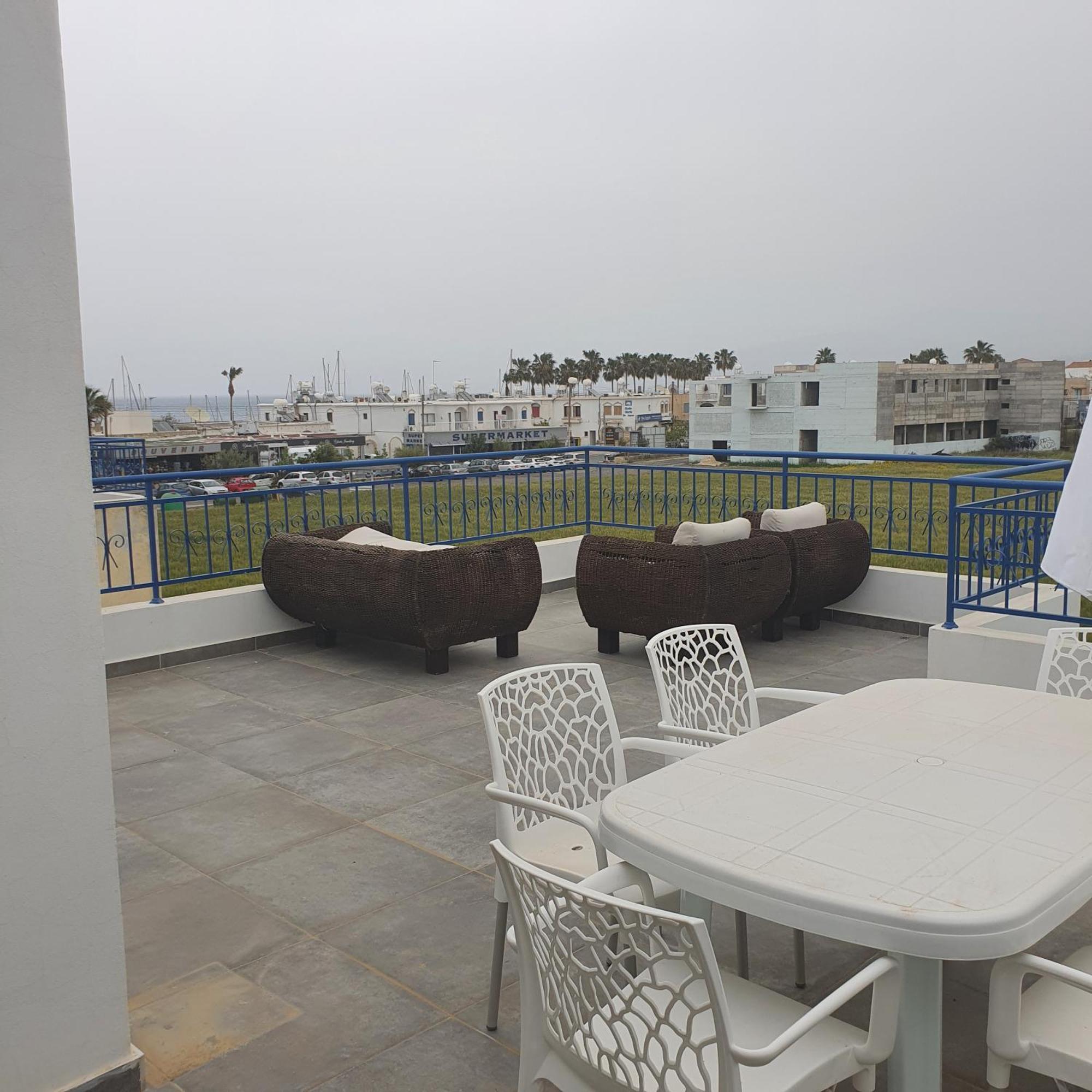 G&E Harbour Apartments ลาตซี ภายนอก รูปภาพ