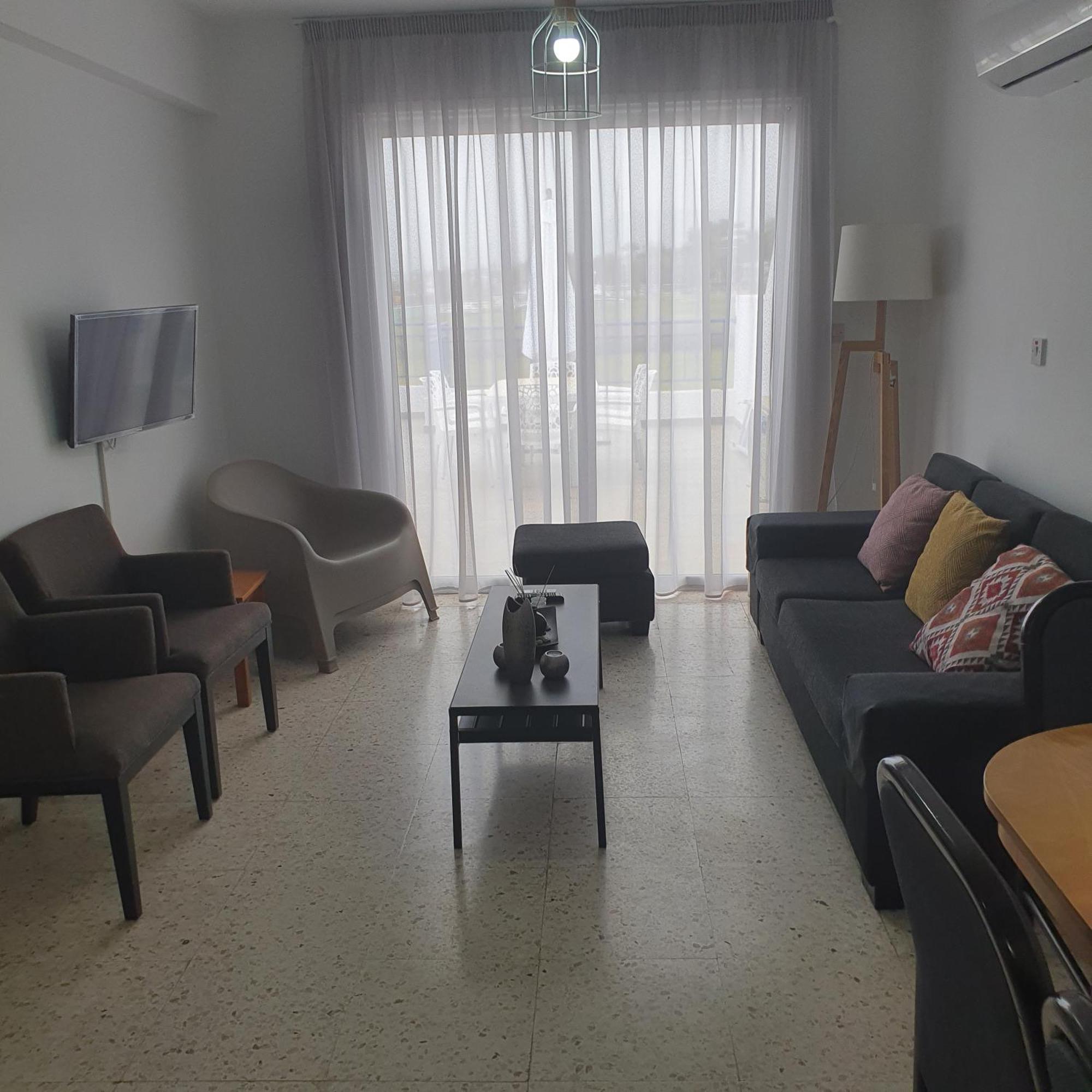 G&E Harbour Apartments ลาตซี ภายนอก รูปภาพ