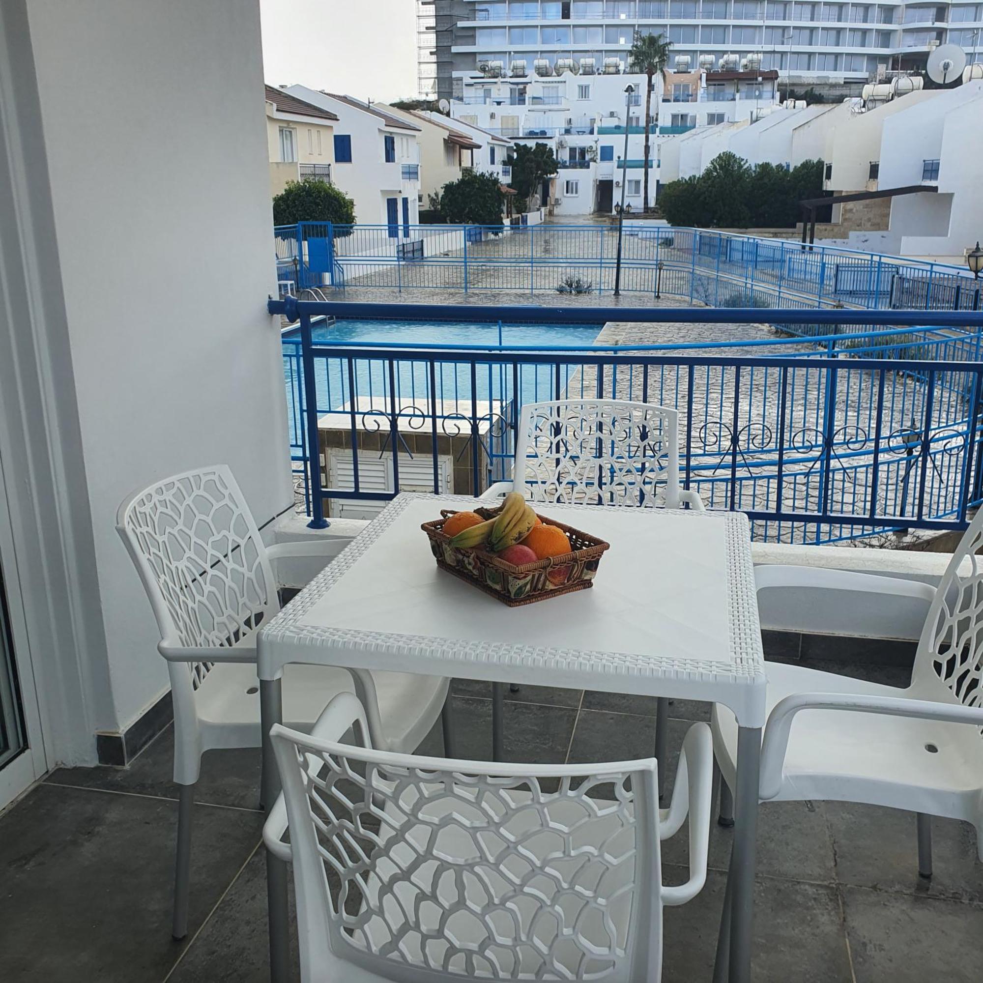 G&E Harbour Apartments ลาตซี ภายนอก รูปภาพ